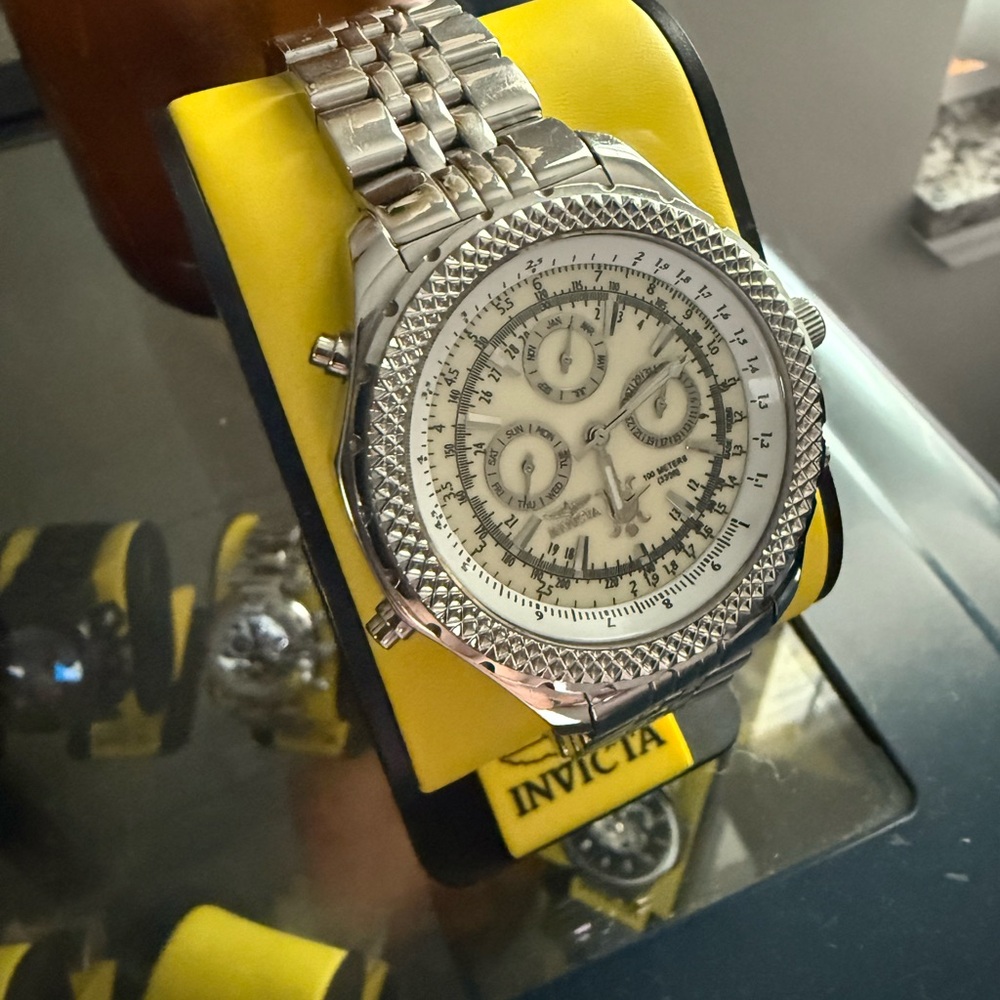 Invicta Aviator Collection - Picture 7 of 7